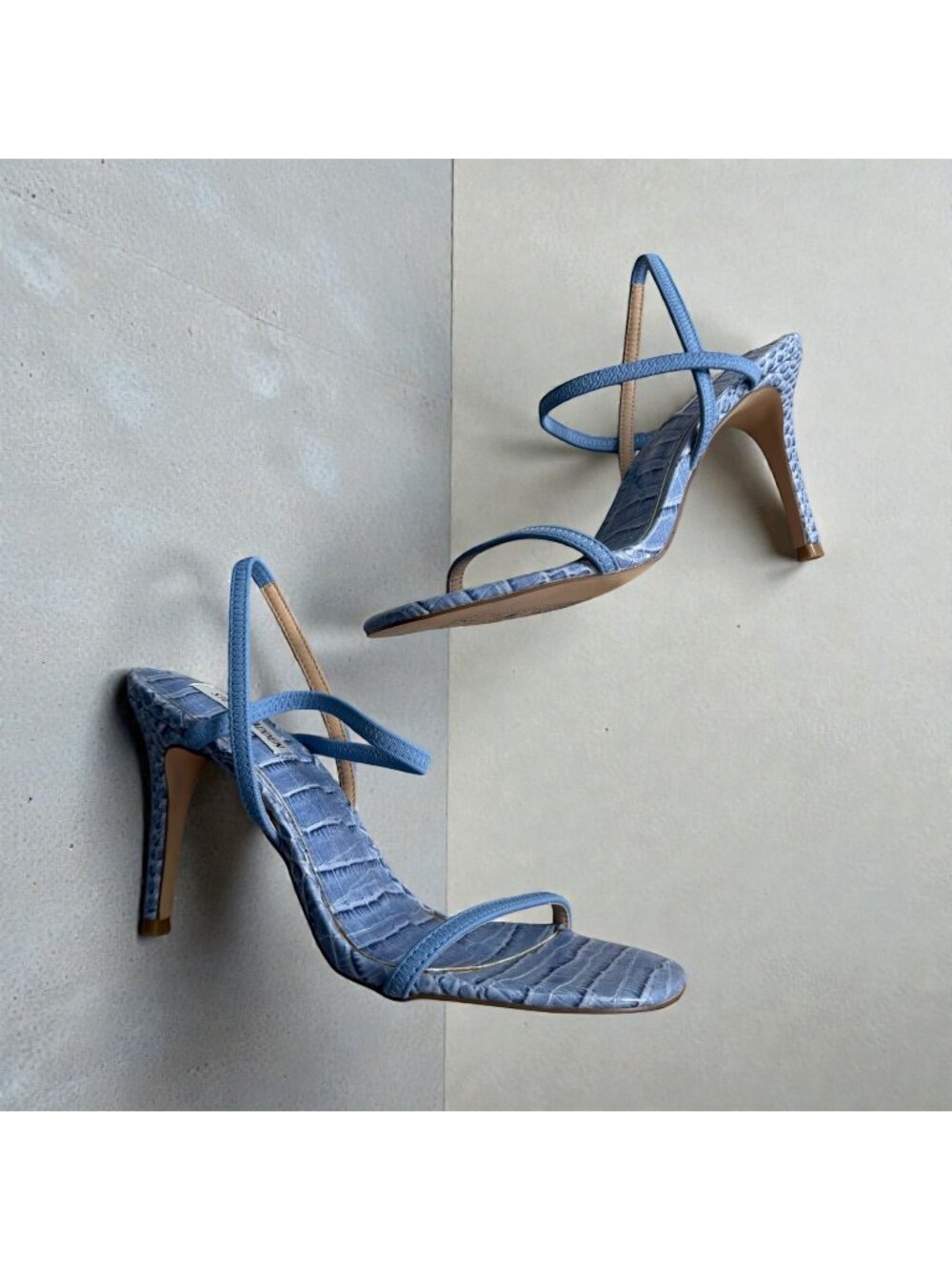 STEVE MADDEN Snap Periwinkle Croc Embosssed Sandals Heels Size 9